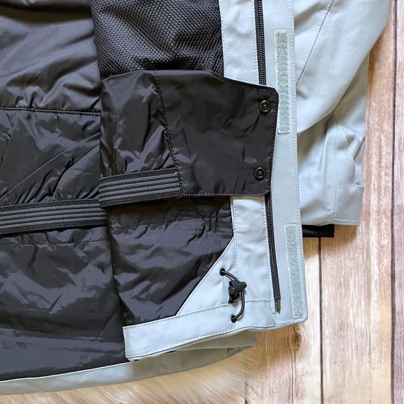 The North Face Women’s Gatekeeper Jacket - Picture 7 of 11